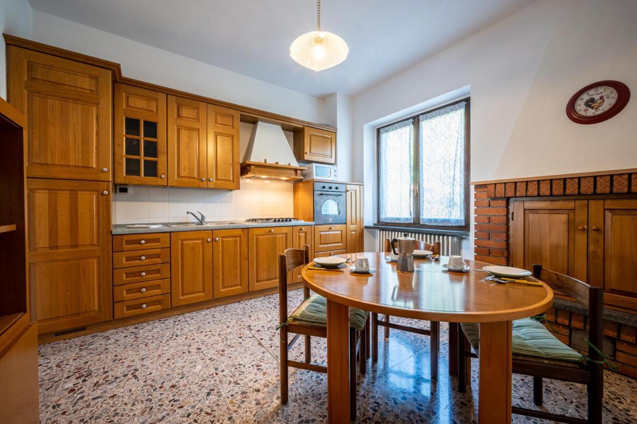 ג'רה לאריו Lake View Apartment With Balcony And Parking - Larihome A25 מראה חיצוני תמונה