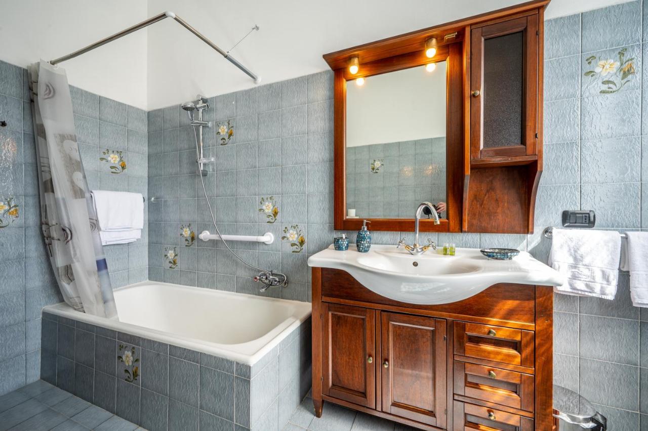 ג'רה לאריו Lake View Apartment With Balcony And Parking - Larihome A25 מראה חיצוני תמונה